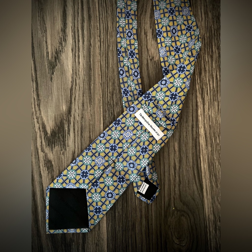 Metropolitan museum of art men’s tie